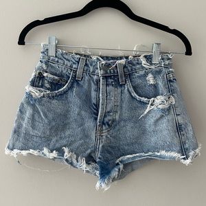 Carmar LF distressed denim short